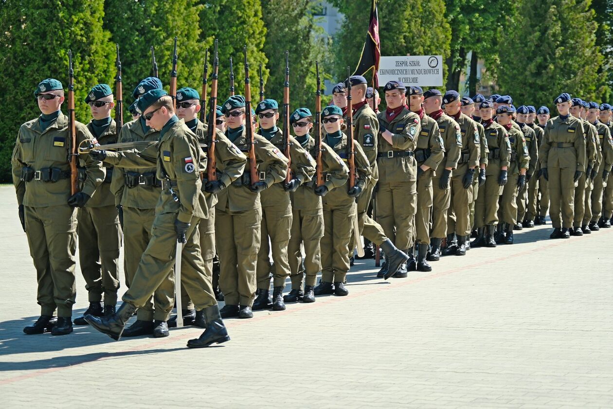  Wojewódzki Przegląd Musztry Klas Mundurowych w 19 LBZ (zdjęcie 12) - Autor: DW