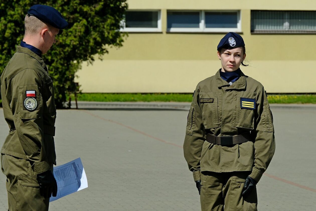  Wojewódzki Przegląd Musztry Klas Mundurowych w 19 LBZ (zdjęcie 29) - Autor: DW