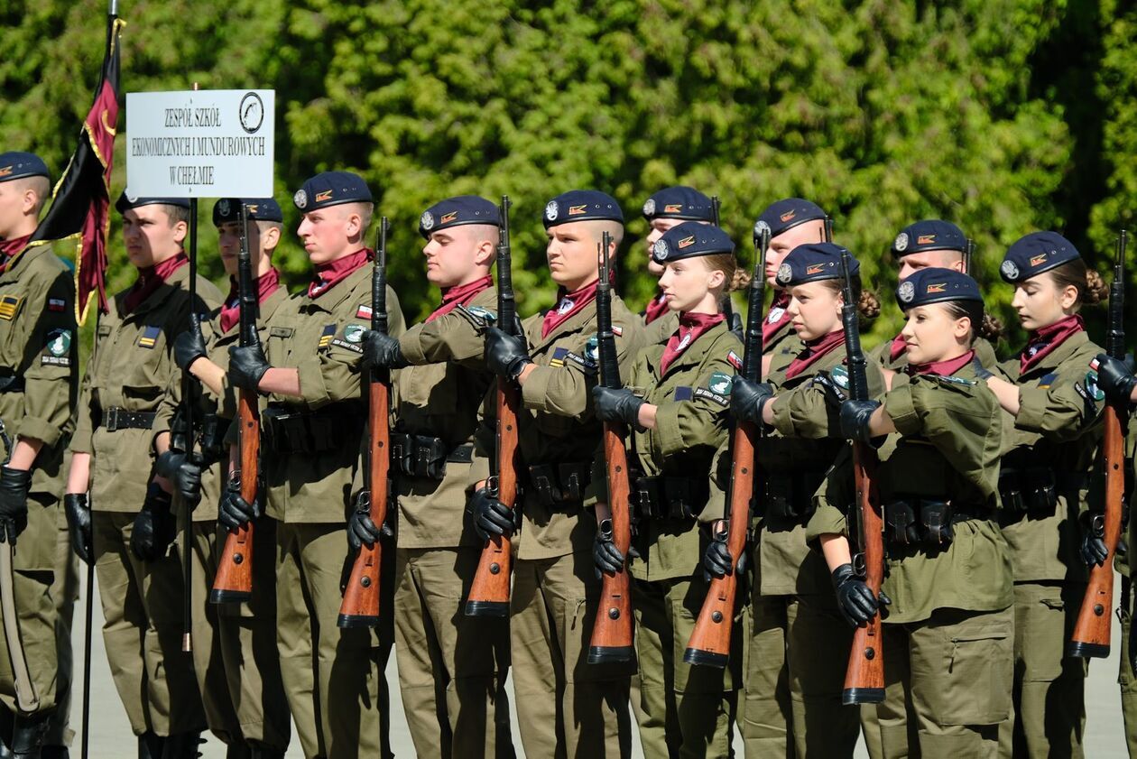  Wojewódzki Przegląd Musztry Klas Mundurowych w 19 LBZ (zdjęcie 7) - Autor: DW