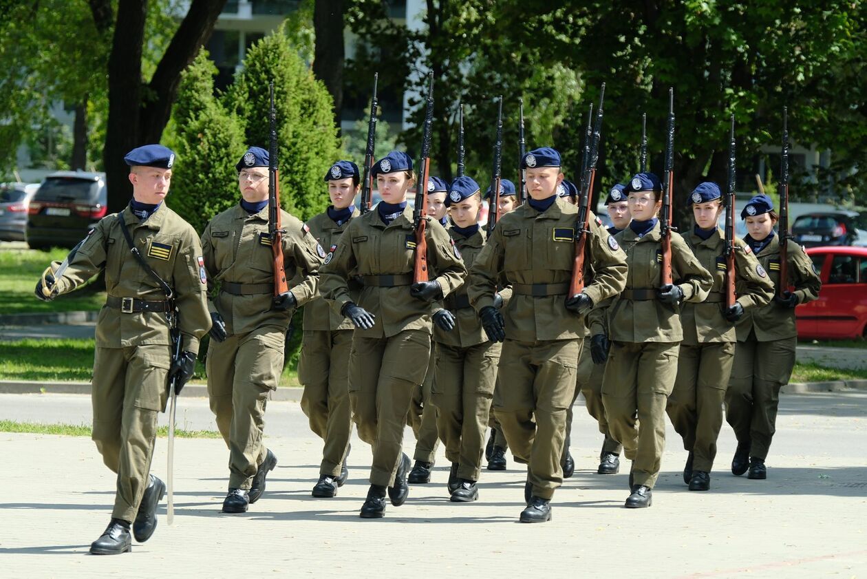  Wojewódzki Przegląd Musztry Klas Mundurowych w 19 LBZ (zdjęcie 51) - Autor: DW