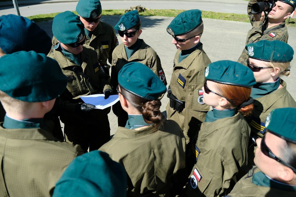  Wojewódzki Przegląd Musztry Klas Mundurowych w 19 LBZ (zdjęcie 18) - Autor: DW