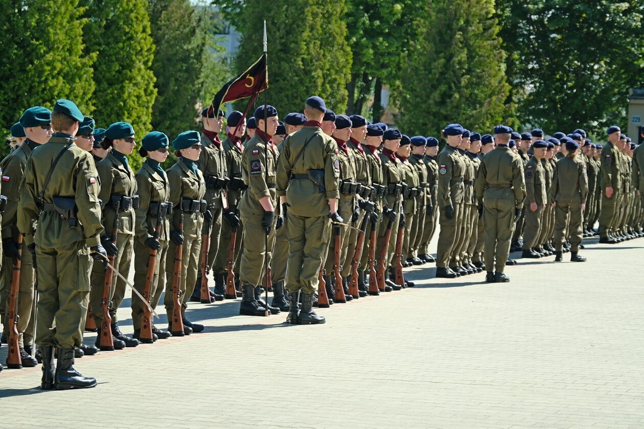  Wojewódzki Przegląd Musztry Klas Mundurowych w 19 LBZ (zdjęcie 11) - Autor: DW