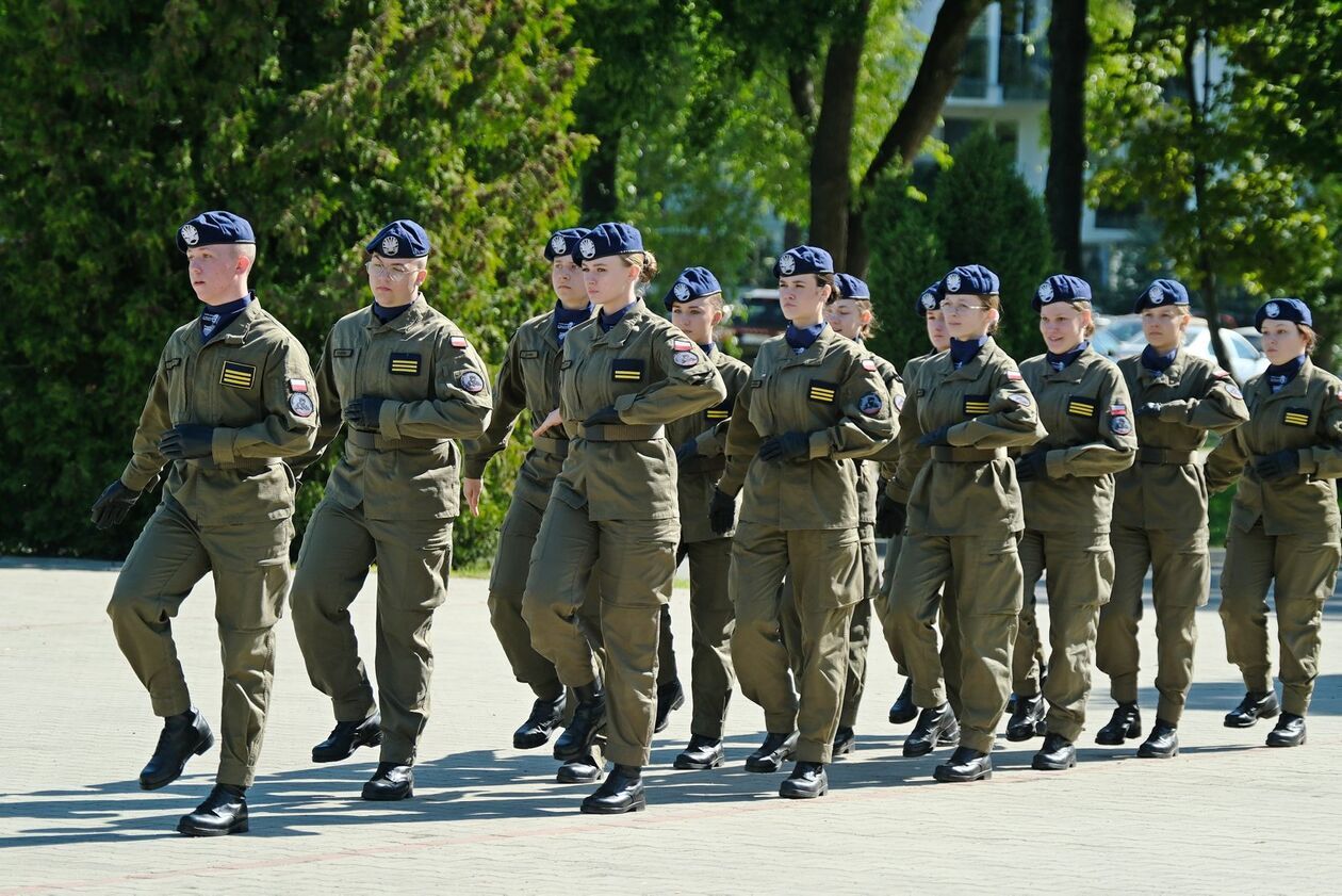  Wojewódzki Przegląd Musztry Klas Mundurowych w 19 LBZ (zdjęcie 5) - Autor: DW