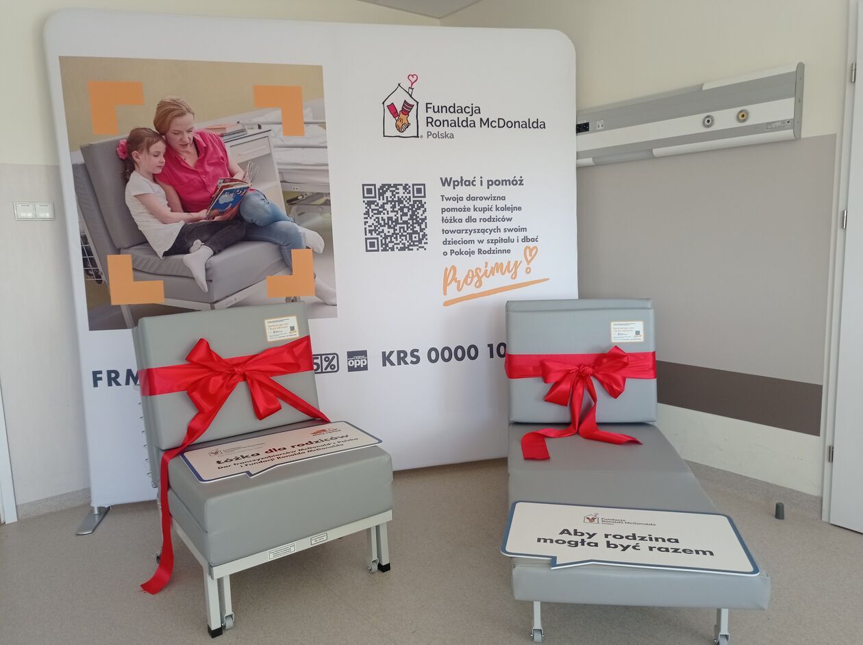 Przekazanie łóżek/foteli dla Uniwersyteckiego Szpitala Dziecięcego w Lublinie - Autor: KAZ