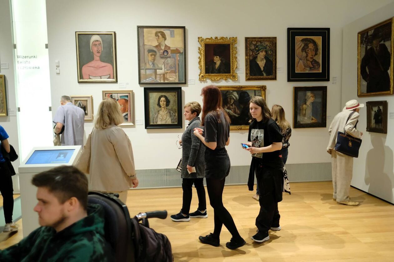  Noc Muzeów. Muzeum Narodowe - szturm zwiedzających na lubelski zamek (zdjęcie 20) - Autor: DW