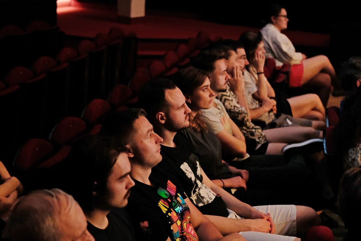  Studencka Wiosna Teatralna w Chatce Żaka: spektakl Pocałunek łez Teatru Fatum z UMCS  (zdjęcie 15) - Autor: DW