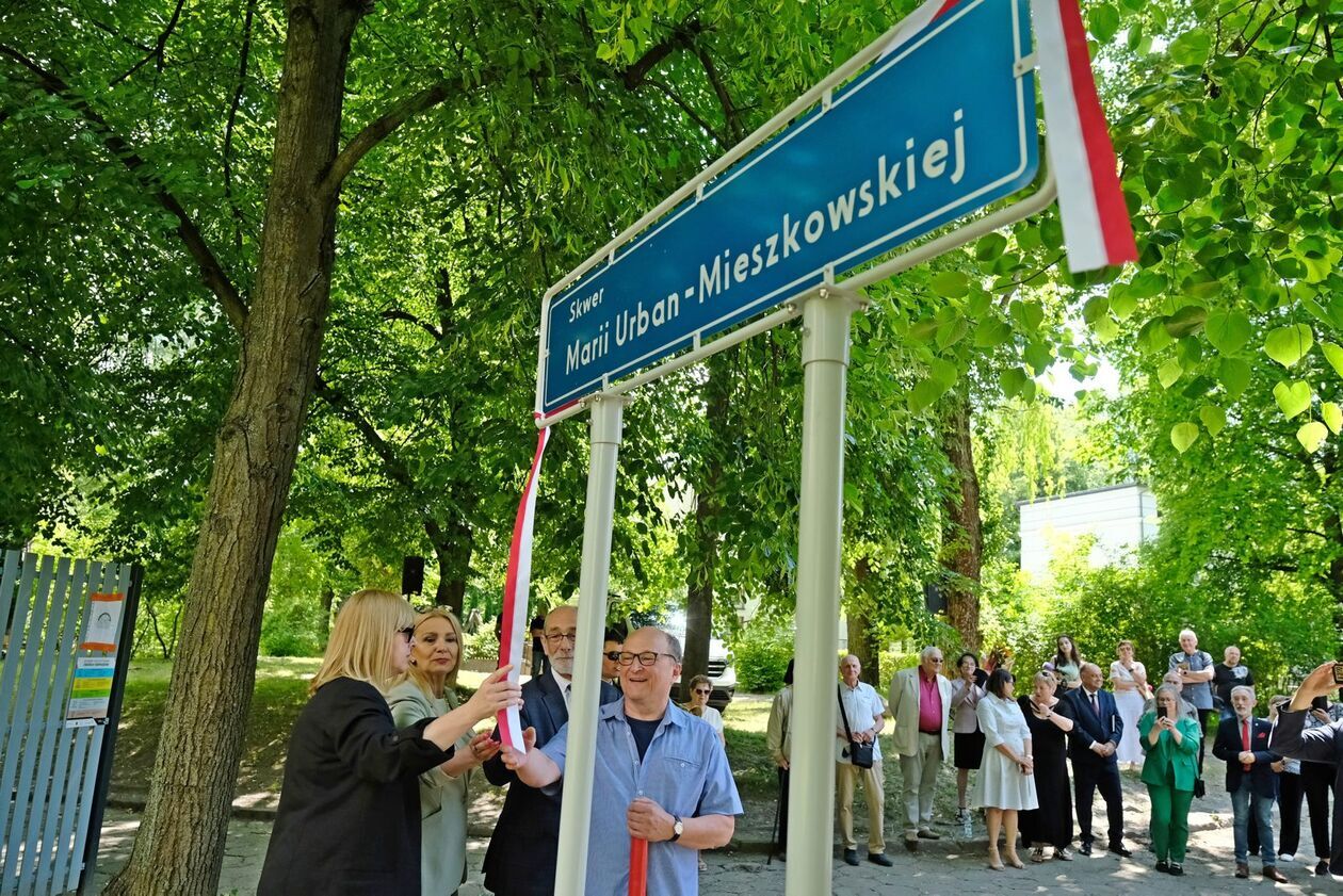  Otwarcie skweru na LSM im Marii Urban - Mieszkowskiej (zdjęcie 7) - Autor: DW