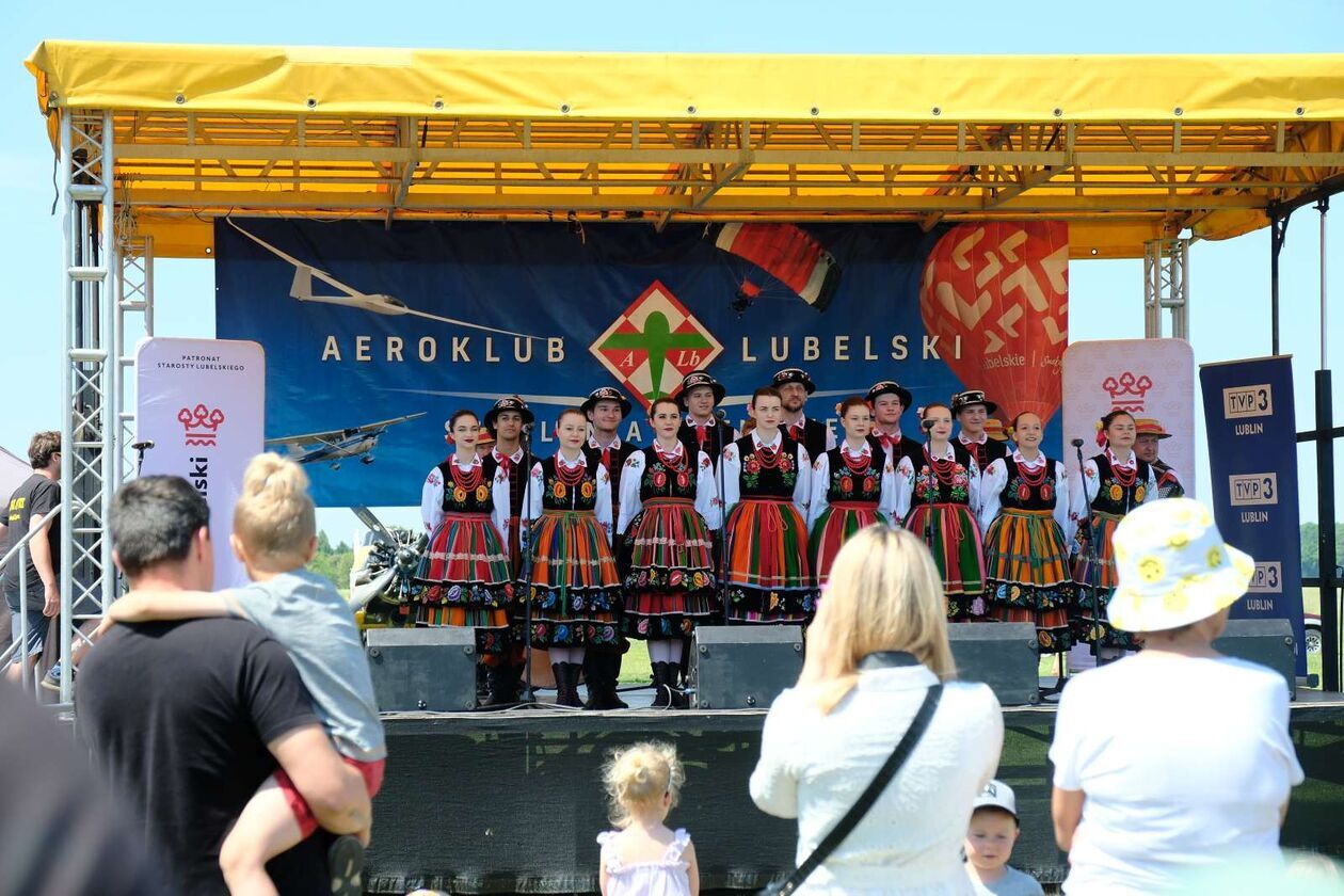  Rodzinny piknik lotniczy w Radawcu (zdjęcie 15) - Autor: DW