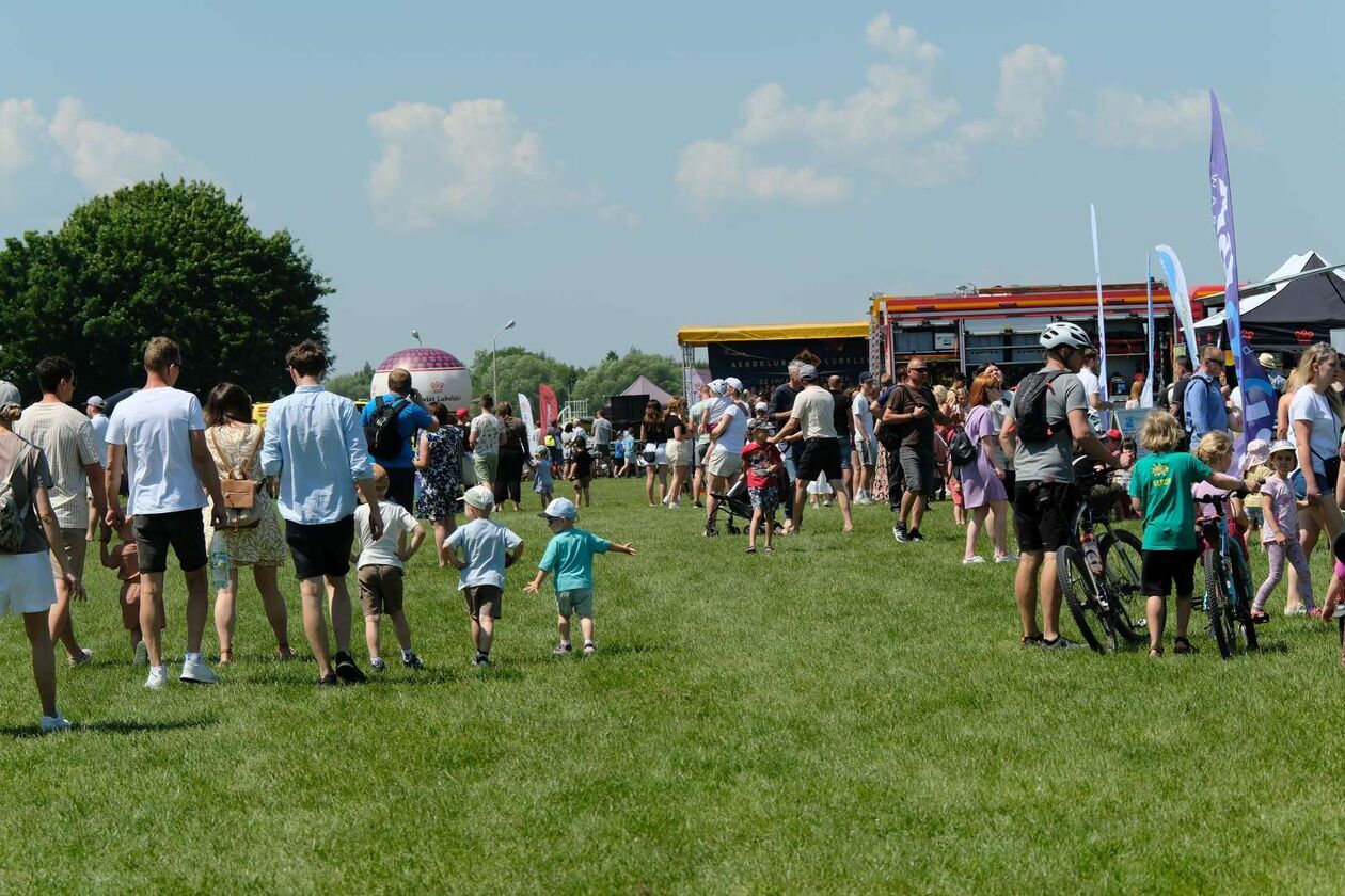  Rodzinny piknik lotniczy w Radawcu (zdjęcie 28) - Autor: DW