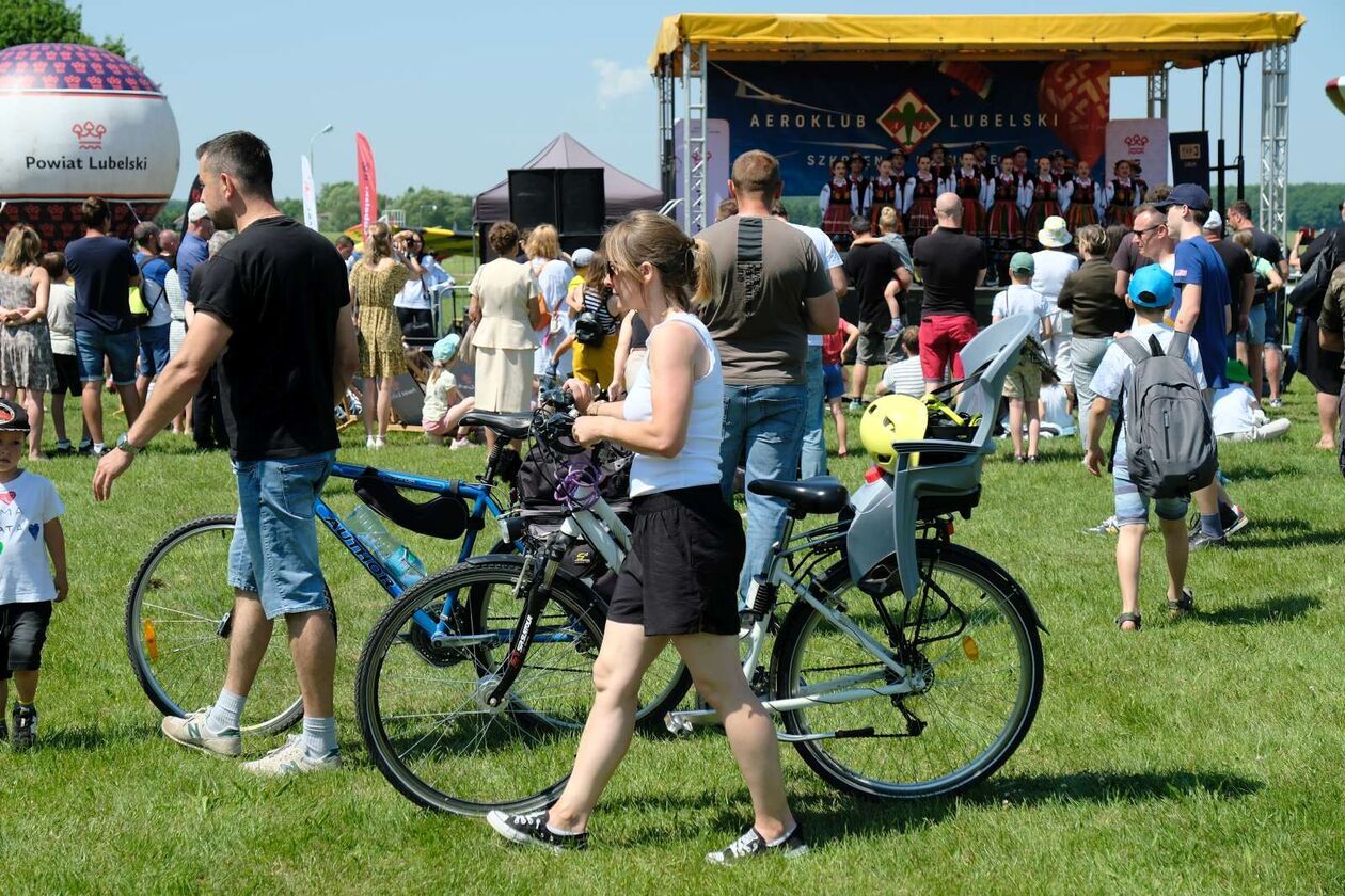  Rodzinny piknik lotniczy w Radawcu (zdjęcie 14) - Autor: DW