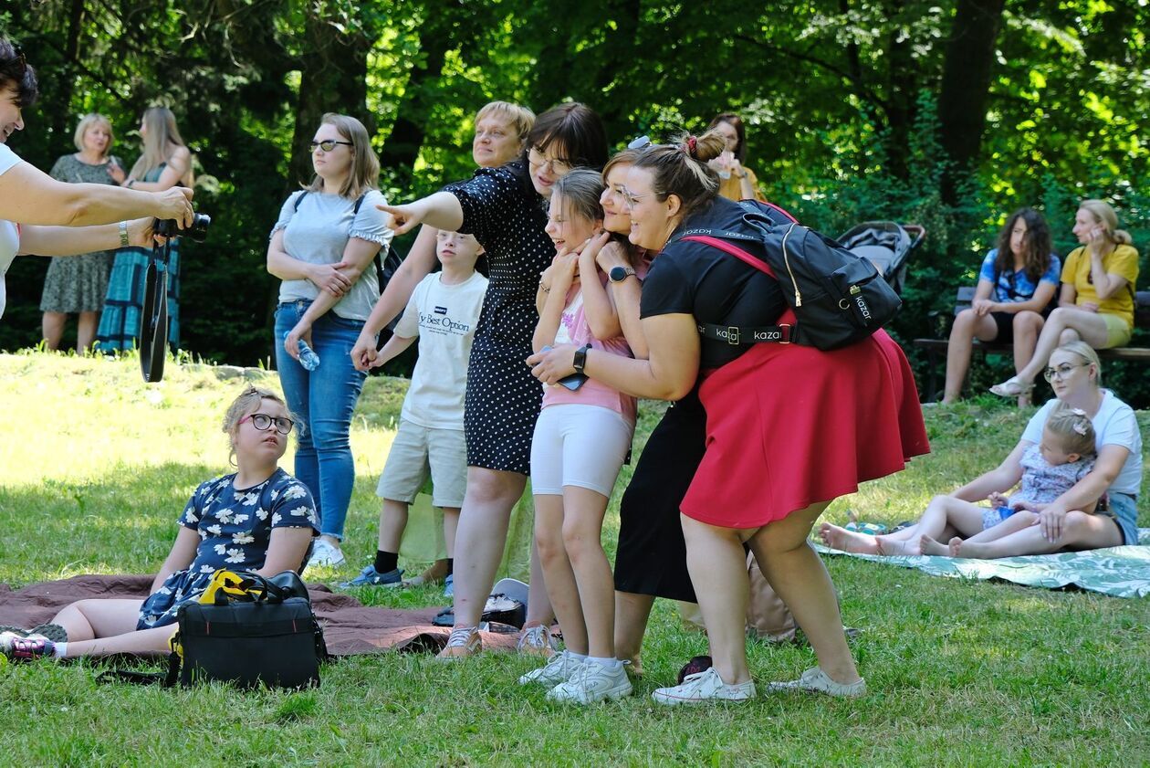  Ogólnopolski Festiwal Sztuki Osób Niepełnosprawnych w Ogrodzie Saskim  (zdjęcie 15) - Autor: DW