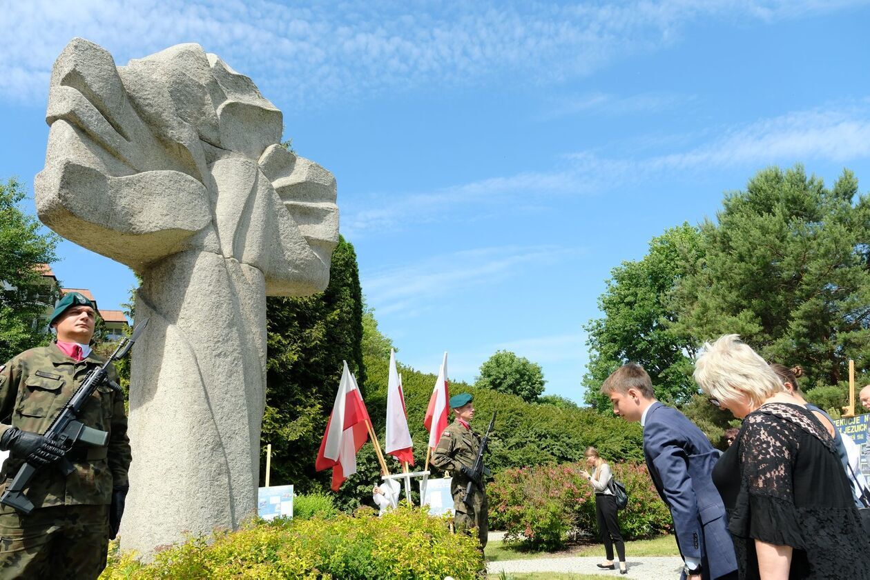  84. rocznica egzekucji więźniów Zamku Lubelskiego w Rurach Jezuickich (zdjęcie 8) - Autor: DW