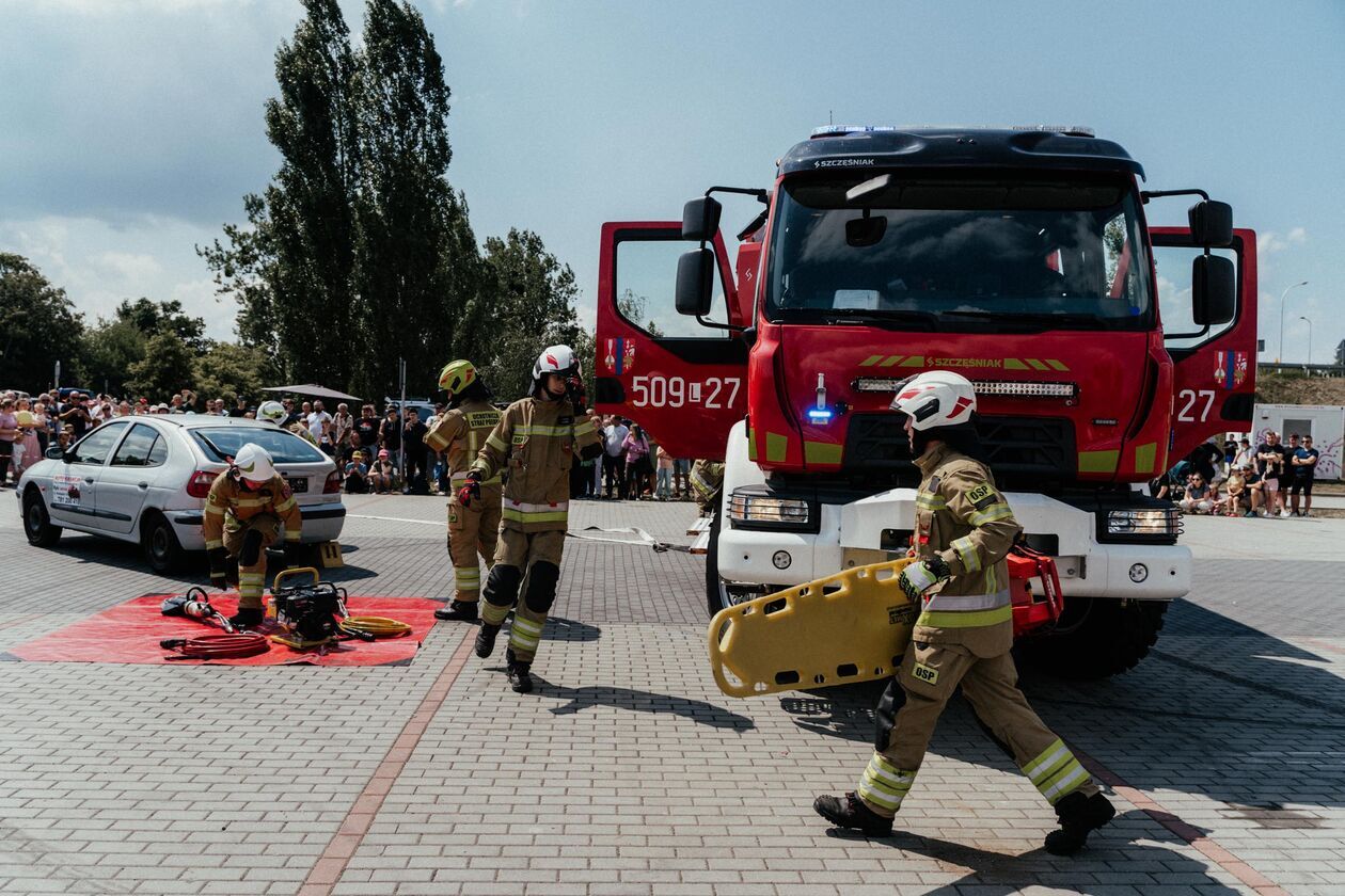  Klasyki mają się dobrze. Stare samochody w Puławach (zdjęcie 1) - Autor: M. Szubartowski