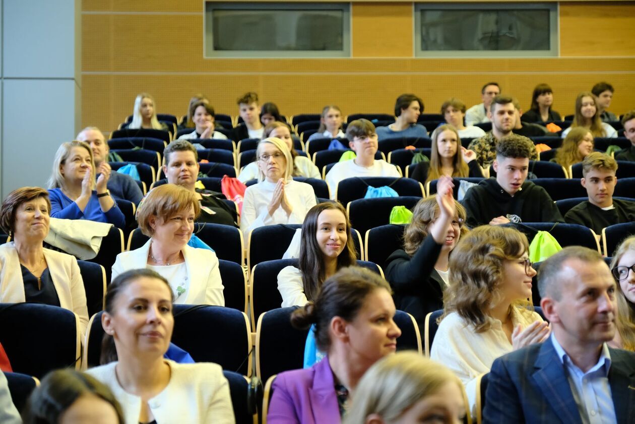  Gala Finałowa projektu pt. Przedsiębiorcza Młodzież (zdjęcie 14) - Autor: DW