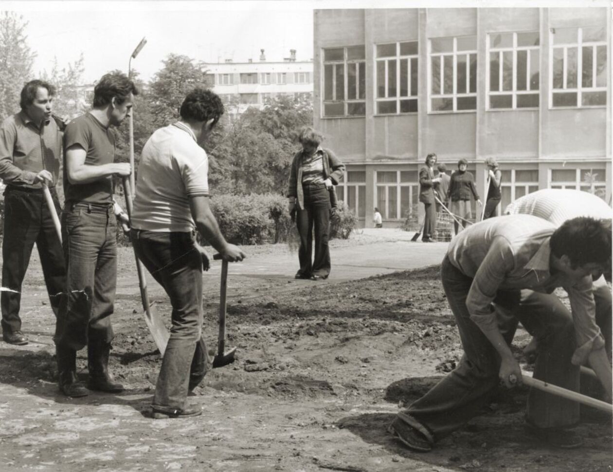  <p>Studenci Politechniki Lubelskiej podczas czynu społecznego.</p>