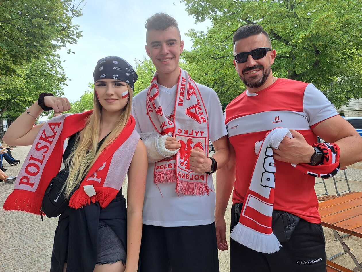  Biało-czerwoni kibice gotowi na mecz (zdjęcie 1) - Autor: BAS, nadesłane od Czytelników