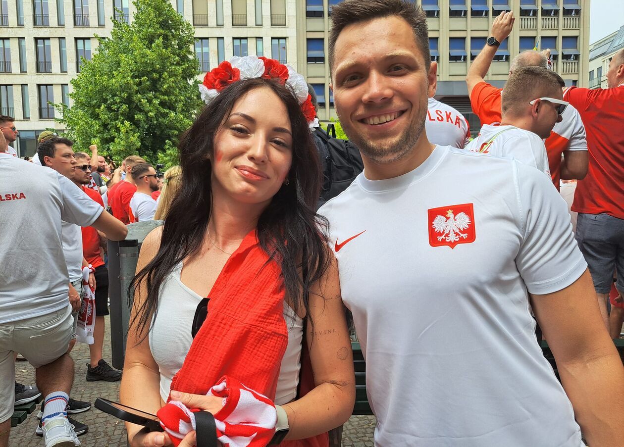  Biało-czerwoni kibice gotowi na mecz (zdjęcie 1) - Autor: BAS, nadesłane od Czytelników