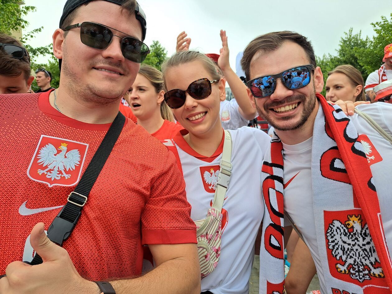  Biało-czerwoni kibice gotowi na mecz (zdjęcie 1) - Autor: BAS, nadesłane od Czytelników