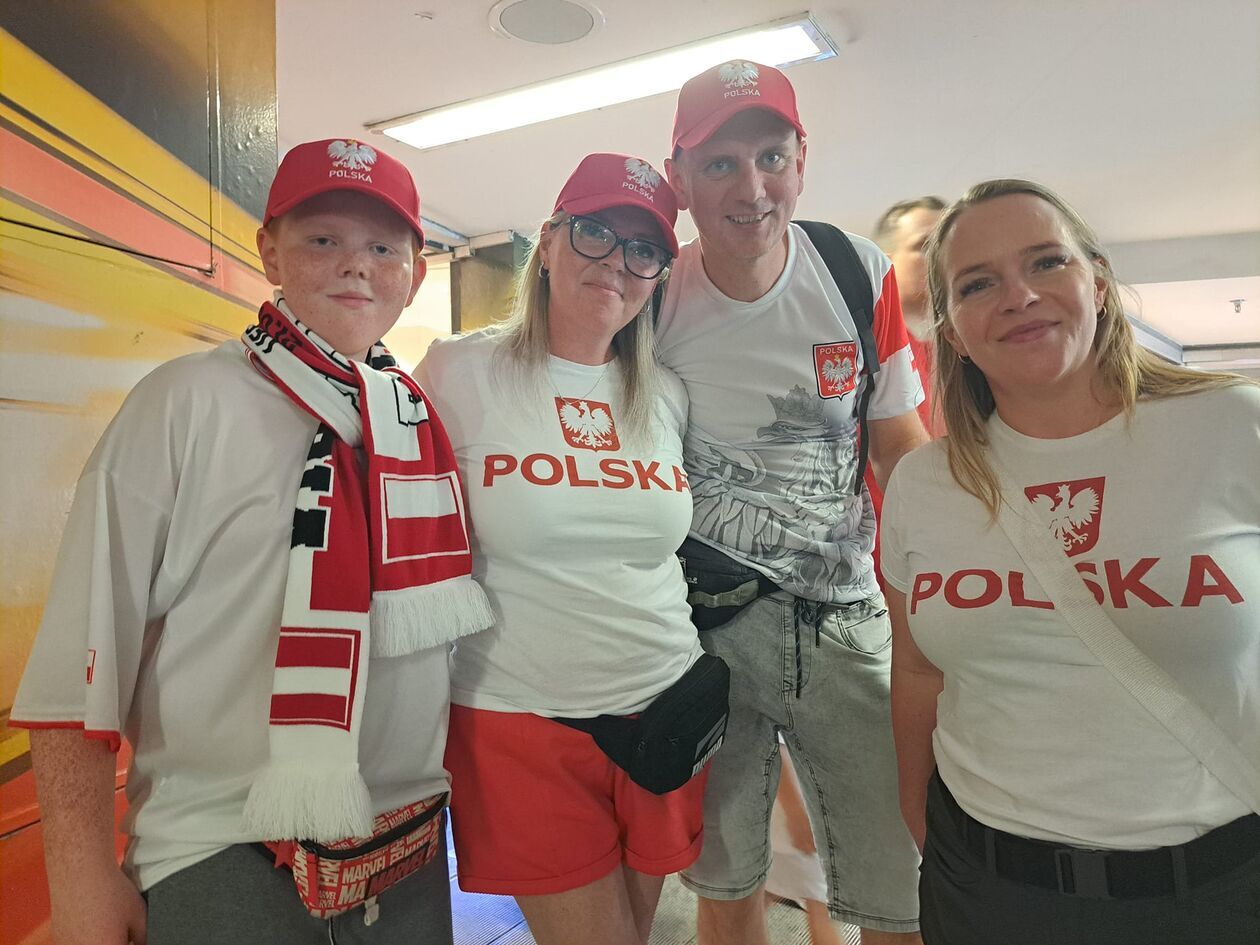  Biało-czerwoni kibice gotowi na mecz (zdjęcie 1) - Autor: BAS, nadesłane od Czytelników