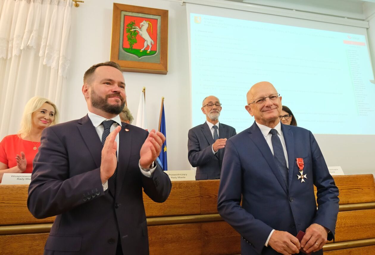  Samorządowcy otrzymali medale z rąk wojewody lubelskiego Krzysztofa Komorskiego  (zdjęcie 4) - Autor: DW