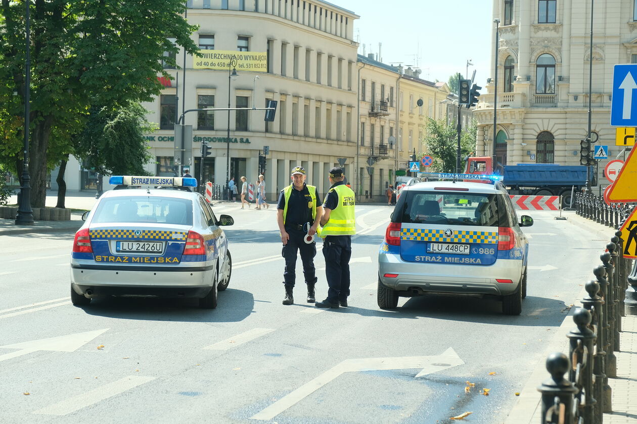  <p>Najkr&oacute;tsza ulica Lublina ma zaledwie 37 metr&oacute;w! To&nbsp;Teodora Gruella-Gretza na Starym Mieście. Kolejne na liście są:</p>
<p class="MsoNormal">Ul. Ok&oacute;lna&nbsp;- 49 m</p>
<p class="MsoNormal">Ul. Bramowa - 56 m</p>
<p class="MsoNormal">Ul. Ceglana&nbsp;- 58 m</p>
<p class="MsoNormal">Ul. Chełmońskiego&nbsp;- 58 m</p>
<p class="MsoNormal">Ul. Wojewodzińska&nbsp;- 59 m</p>
<p class="MsoNormal">Ul. Ciasna&nbsp;- 60 m (boczna ul. Lubartowskiej)</p>
<p class="MsoNormal">Ul. Rozstajna&nbsp;- 60 m</p>
<p class="MsoNormal">Ul. Słupkowa&nbsp;- 62 m (boczna ul. Fabrycznej)</p>
<p class="MsoNormal">Ul. Bieczyńskiego&nbsp;- 62 m (boczna ul. Wieniawskiej)</p>