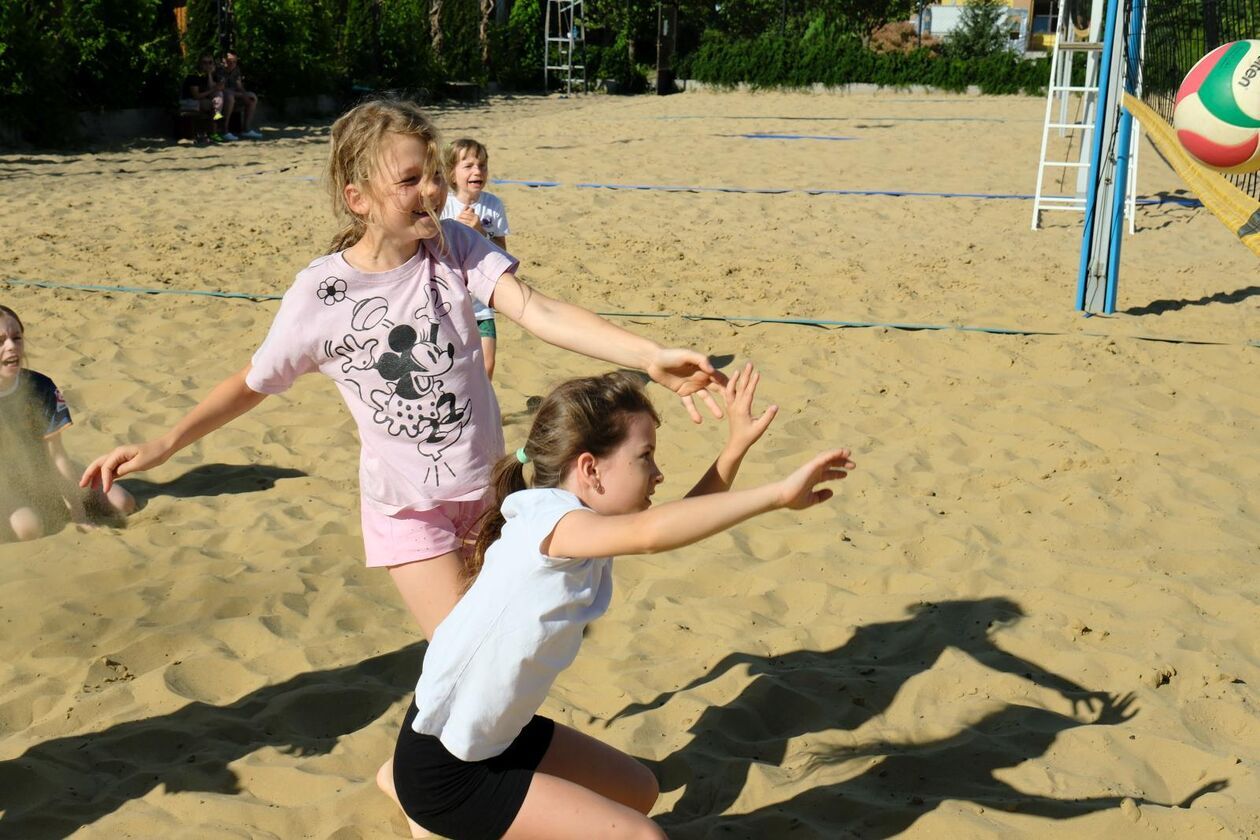  Akcja Lato w Mieście: nauka gry w siatkówkę plażową   - Autor: DW