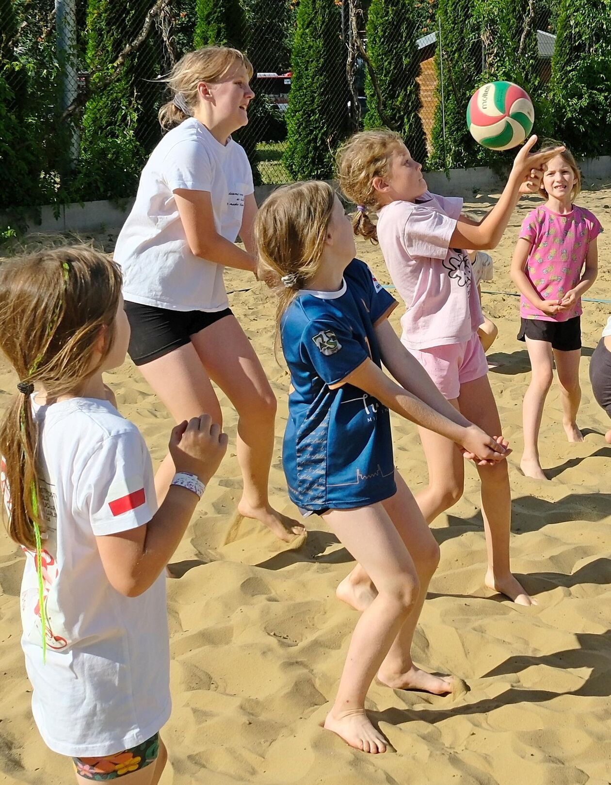  Akcja Lato w Mieście: nauka gry w siatkówkę plażową  (zdjęcie 28) - Autor: DW