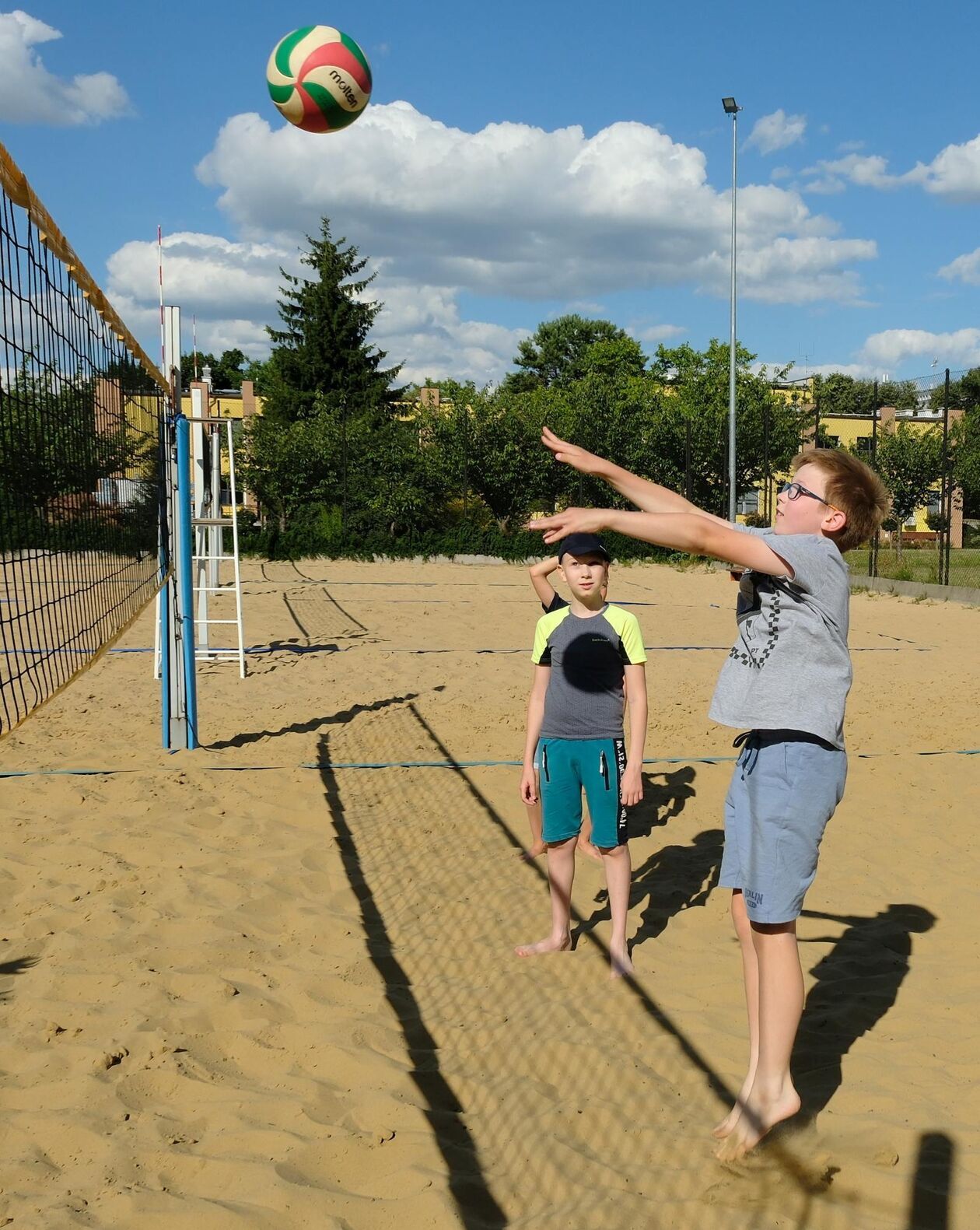  Akcja Lato w Mieście: nauka gry w siatkówkę plażową  (zdjęcie 26) - Autor: DW