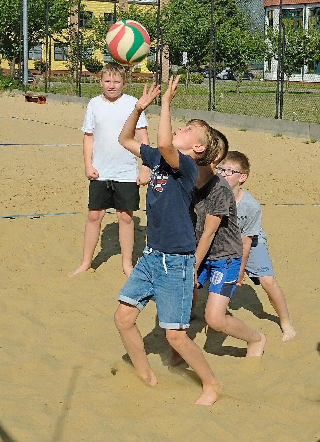  Akcja Lato w Mieście: nauka gry w siatkówkę plażową  (zdjęcie 24) - Autor: DW