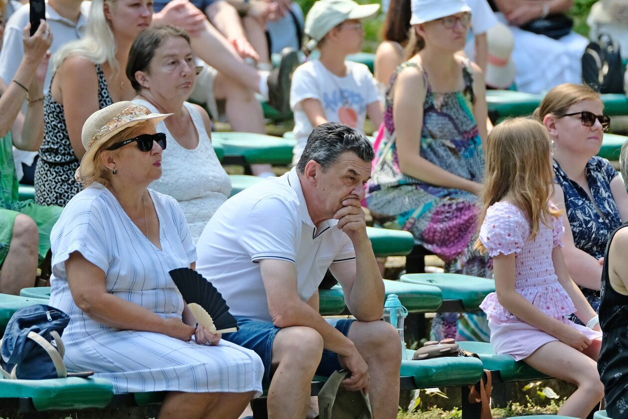  Koncert muzyki braci Wieniawskich w Muszli Koncertowej Ogrodu Saskiego    (zdjęcie 10) - Autor: DW