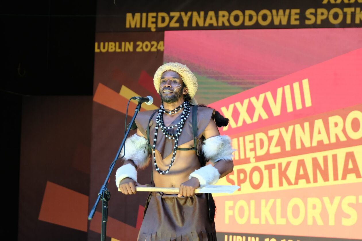  38. Międzynarodowe Spotkania Folklorystyczne: koncert galowy w Ogrodzie Saskim (zdjęcie 34) - Autor: DW