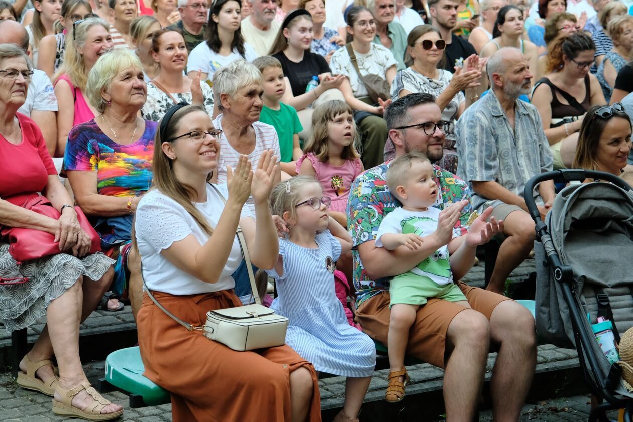  38. Międzynarodowe Spotkania Folklorystyczne: koncert galowy w Ogrodzie Saskim (zdjęcie 42) - Autor: DW