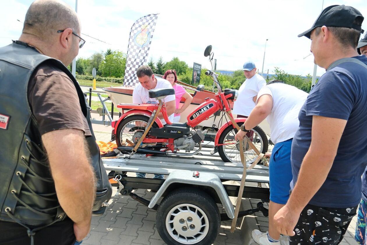  IV Zlot Pojazdów PRL pt Kocham swoją FSC - Autor: DW