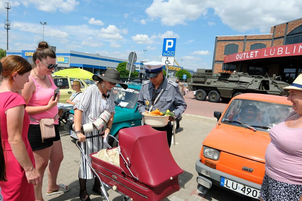   IV Zlot Pojazdów PRL pt Kocham swoją FSC (zdjęcie 39) - Autor: DW