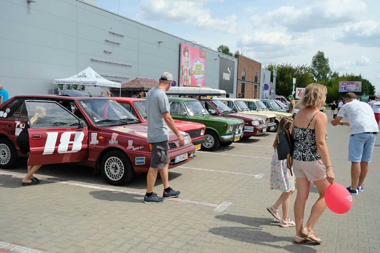   IV Zlot Pojazdów PRL pt Kocham swoją FSC (zdjęcie 35) - Autor: DW