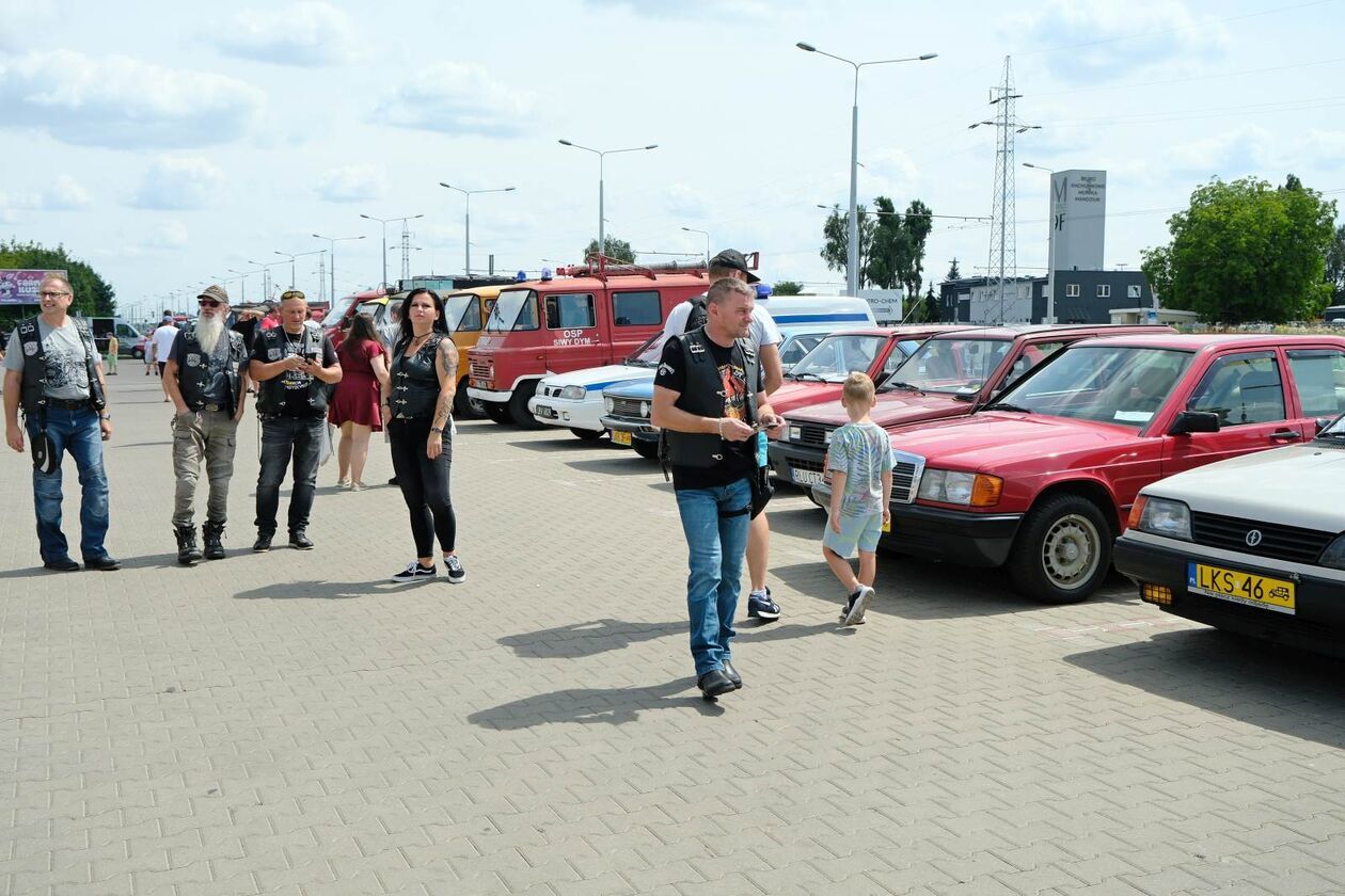   IV Zlot Pojazdów PRL pt Kocham swoją FSC (zdjęcie 36) - Autor: DW