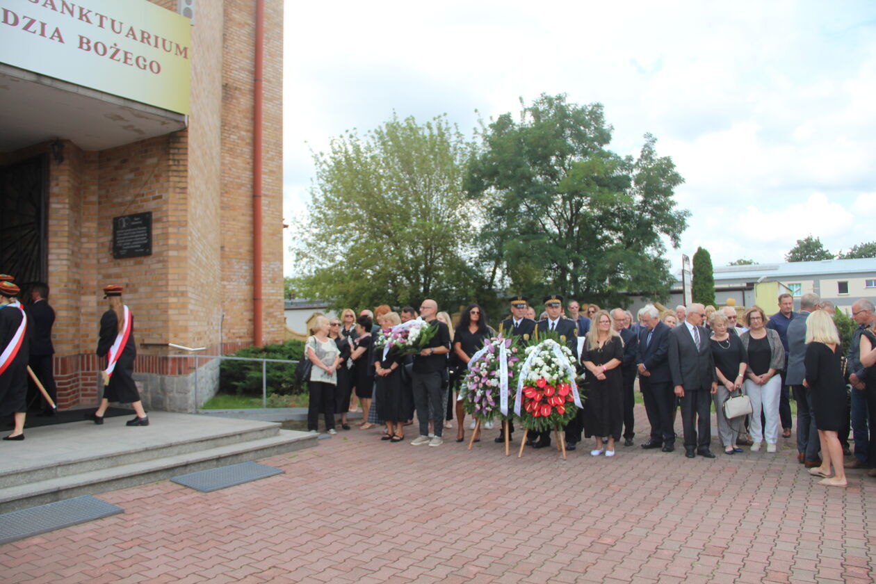  Msza pogrzebowa śp. Waldemara Godlewskiego w Białej Podlaskiej (zdjęcie 17) - Autor: Ewelina Burda