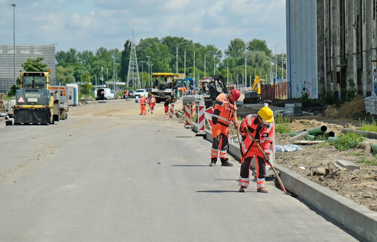  Budowa przedłużenia ul. Lubelskiego Lipca'80 (zdjęcie 14) - Autor: DW