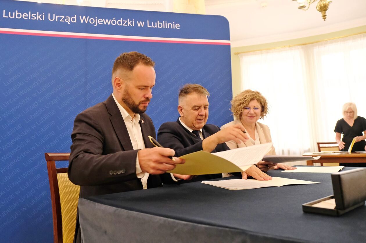  Podpisanie umów w ramach programu Aktywny Maluch 2022-2029 w LUW (zdjęcie 5) - Autor: DW