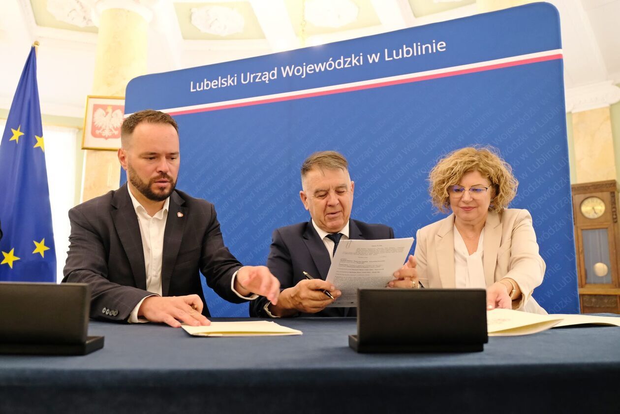  Podpisanie umów w ramach programu Aktywny Maluch 2022-2029 w LUW (zdjęcie 6) - Autor: DW