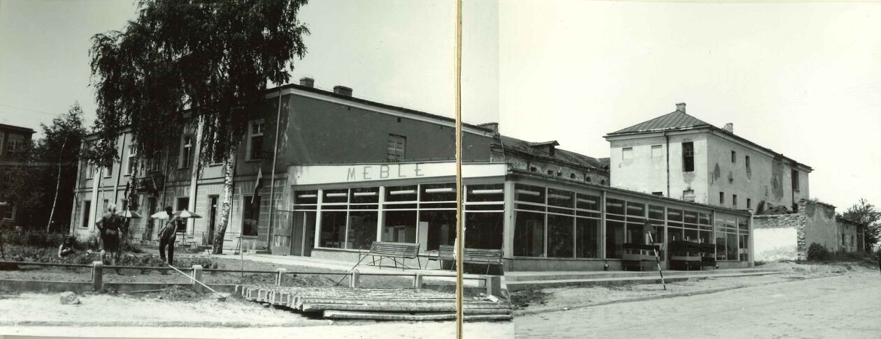  <p>Dawne budynki sądu i więzienia, ob. Muzeum Regionalne.</p>