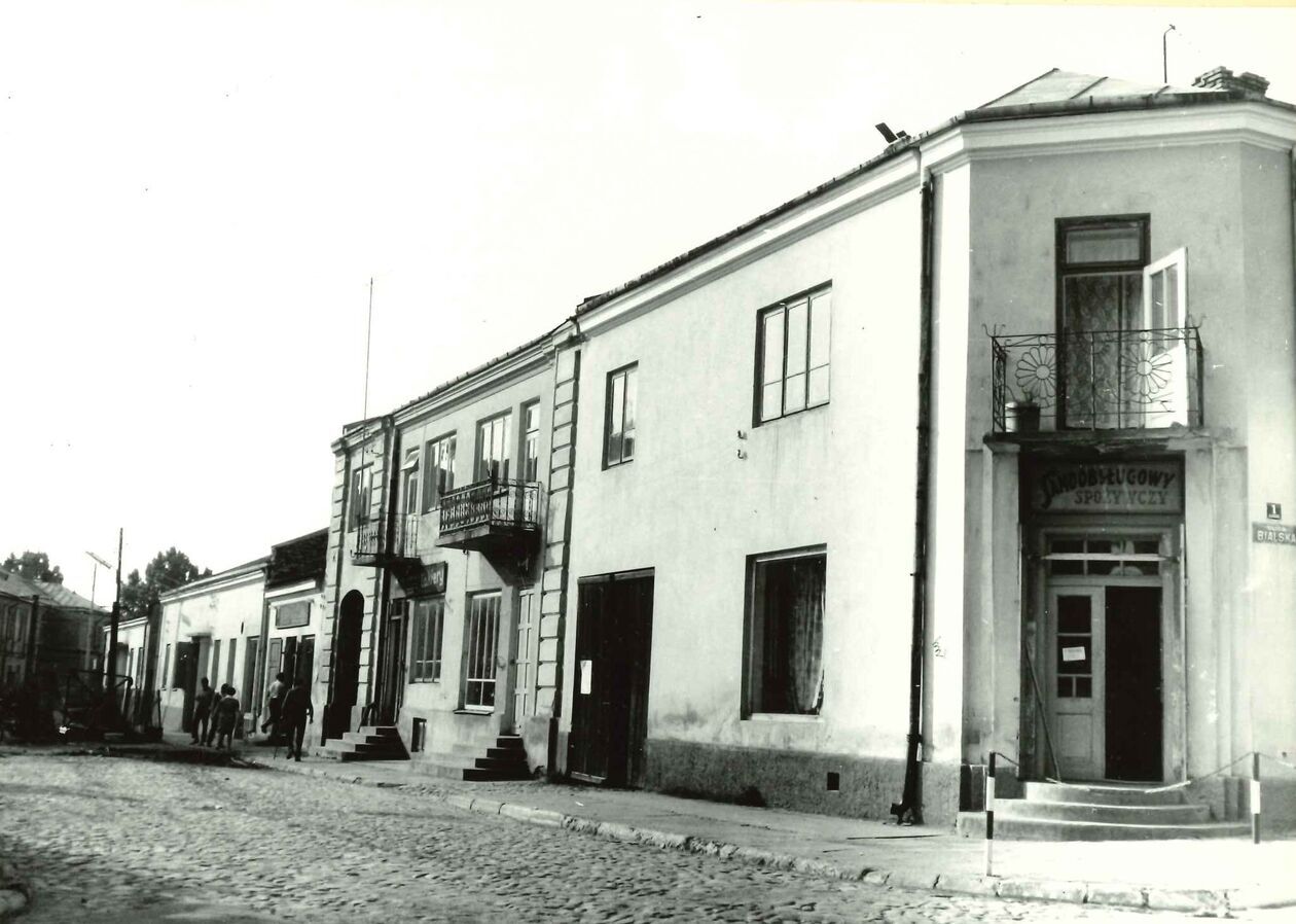  <p>Stary Rynek pierzeja wschodni.</p>