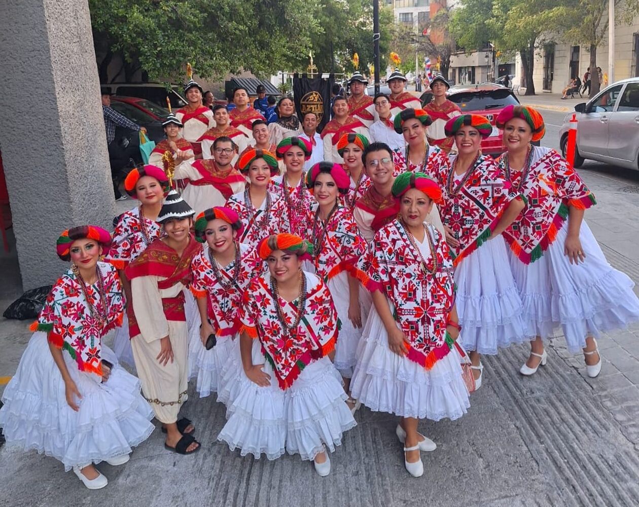 Zespoły ludowe na  - Autor: Mexico Ballet Folklórico Aztlán