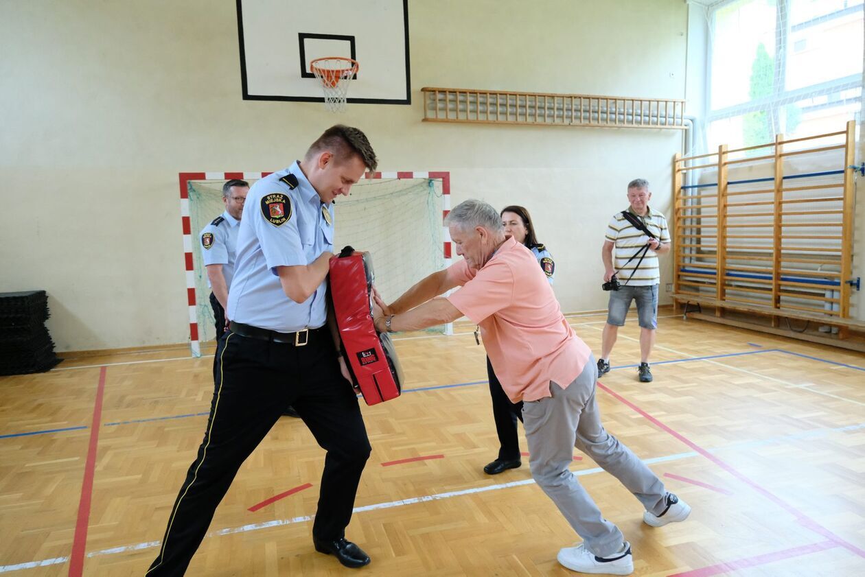  Zawodowcy w Straży Miejskiej (zdjęcie 34) - Autor: DW