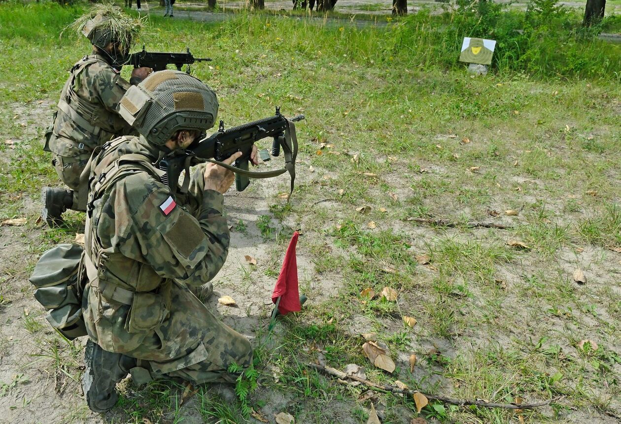  Egzamin na zakończenie Wakacji z Wojskiem (zdjęcie 12) - Autor: DW