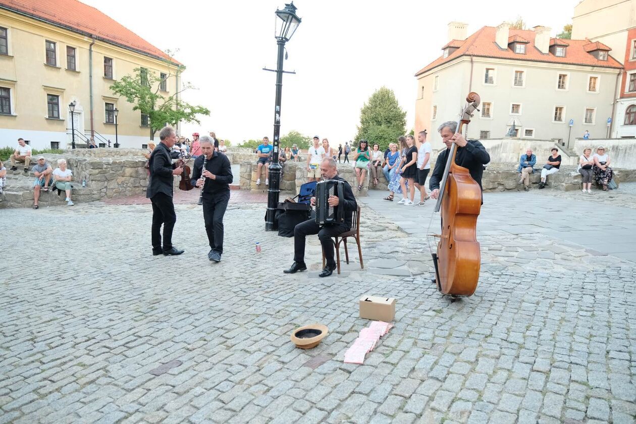   Rozpoczyna się Lubliner Festival: występ klezmerów z zespołu Berberys (zdjęcie 19) - Autor: DW