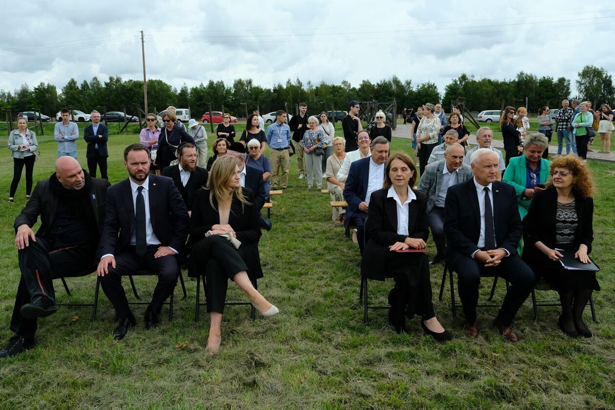  Ceremonia Pamięci na Majdanku (zdjęcie 5) - Autor: DW