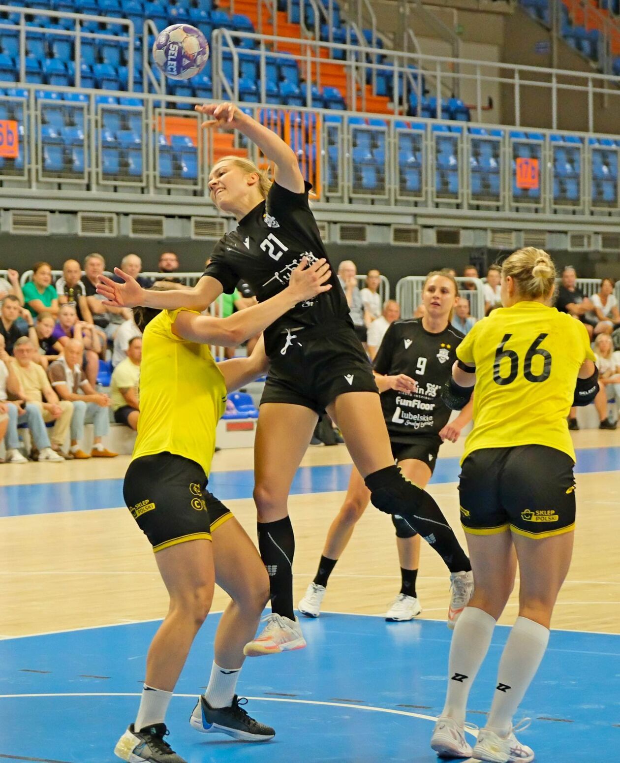  MKS FunFloor Lublin vs MKS URBiS Gniezno (zdjęcie 16) - Autor: DW