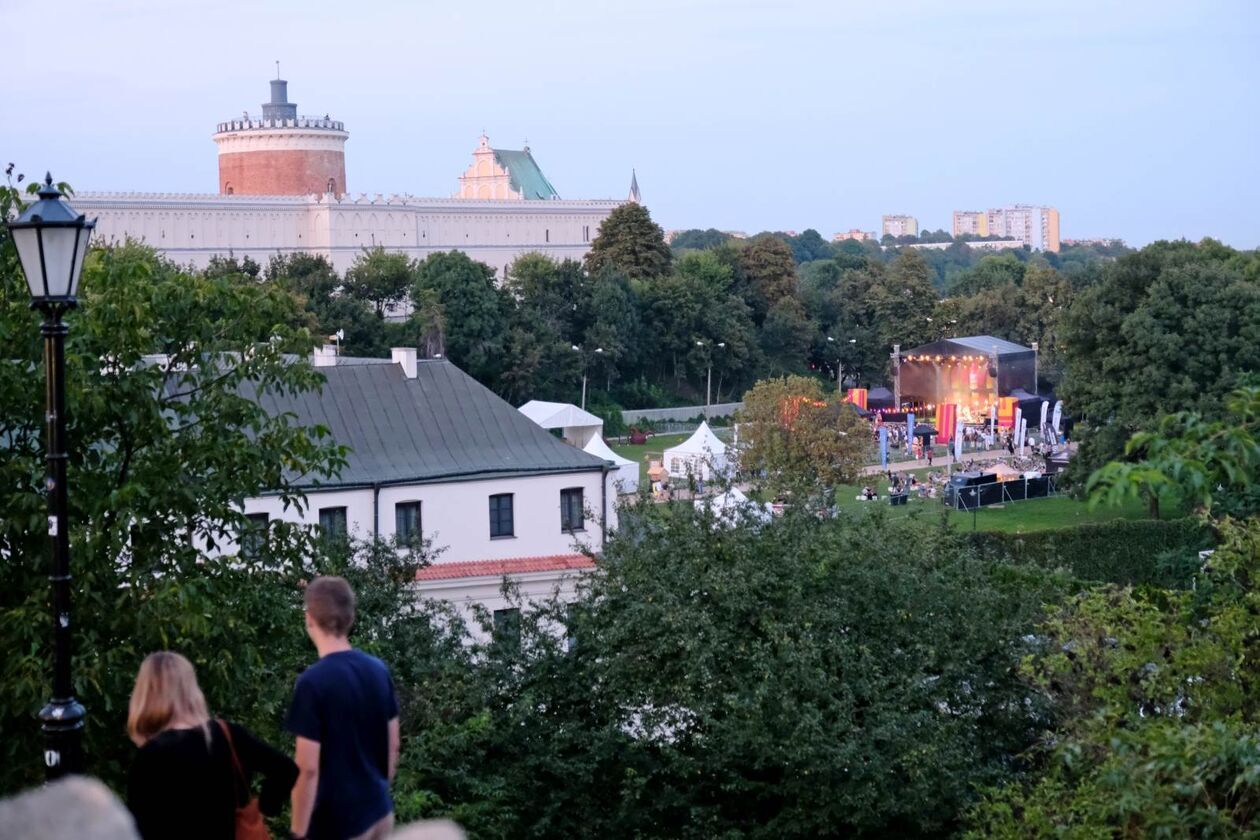  Festiwal Re:tradycja – Jarmark Jagielloński rozpoczął się w Lublinie (zdjęcie 9) - Autor: DW