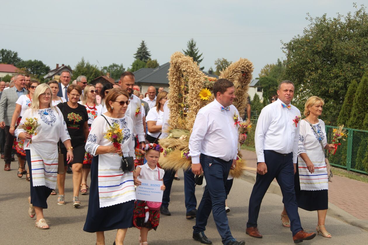  Dożynki powiatu bialskiego 2024 w Wisznicach  (zdjęcie 40) - Autor: Ewelina Burda